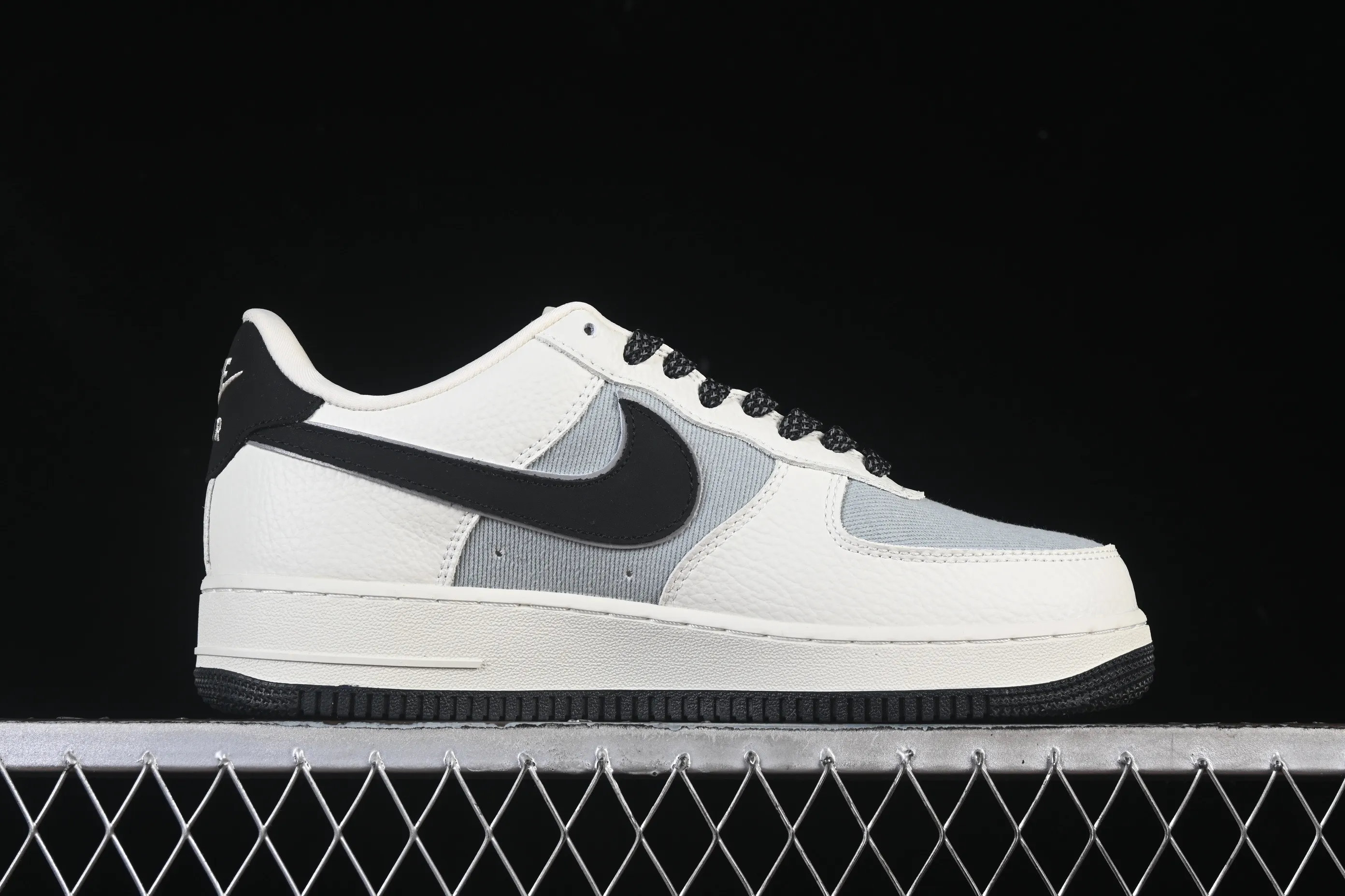 All categories Nk Air Force 1 Air Force series Nk Air Force 1 Low Air Force low-top Nike Air Force 1'07 Low Gucci co-branded white gray black Air Force 1 low-top casual sneakers YF9511-808